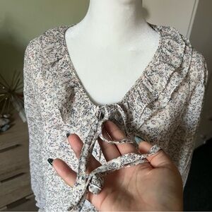 Ditsy Floral Billowy Airy Ruffle Tie-Up Bow Collar Long-Sleeve Modest Blouse M-L